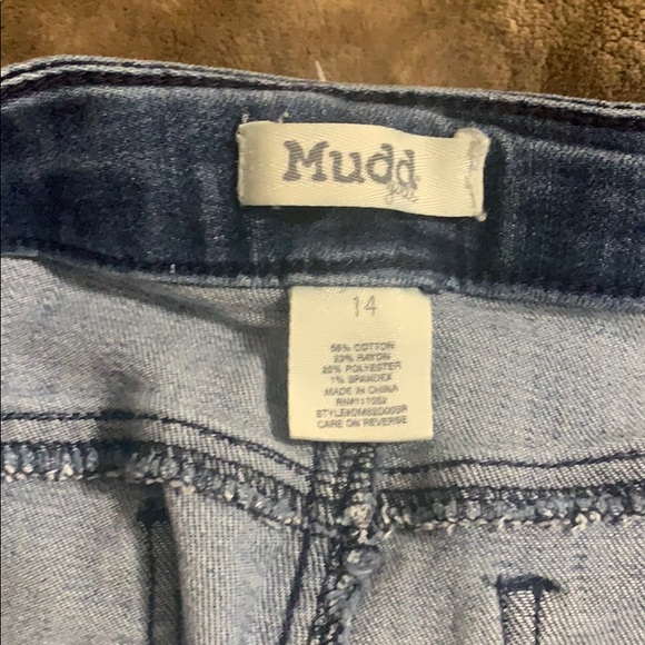 Shorts - Picture 3 of 3